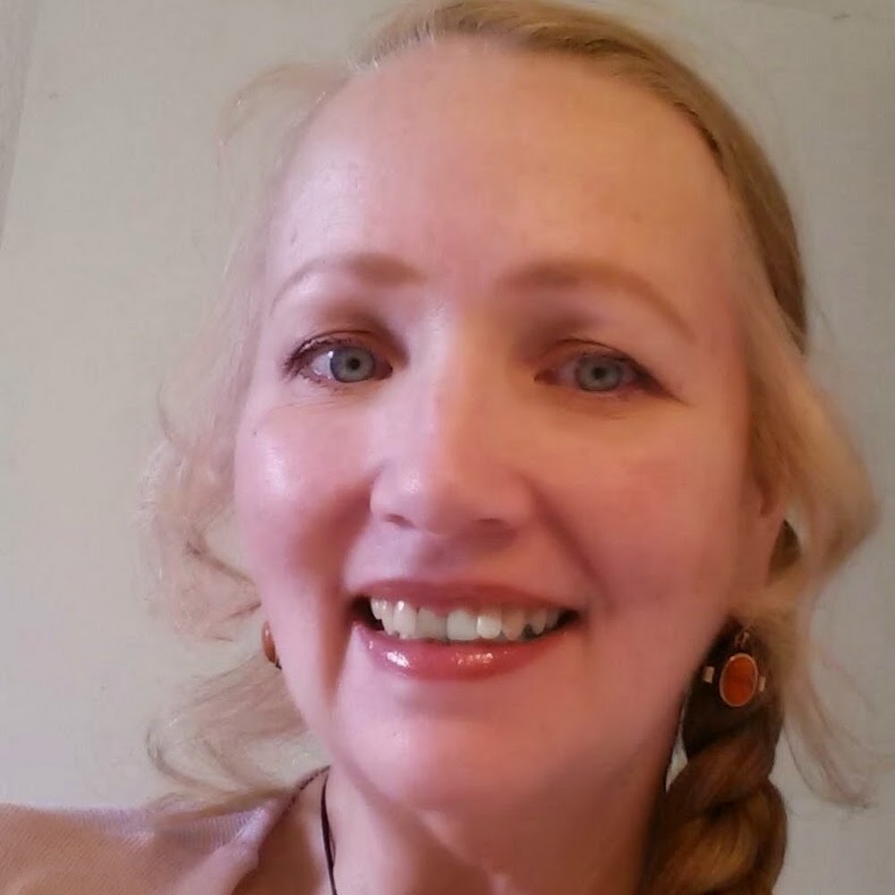 Meet your Posher, Cynthia